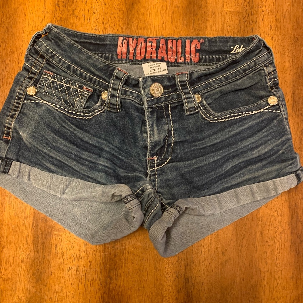 Hydraulic denim shorts